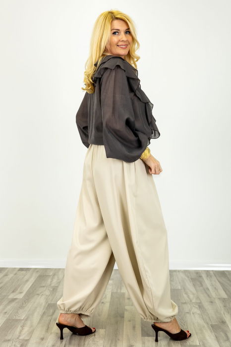 Pantaloni bej cu croiala bufanta de efect [2]