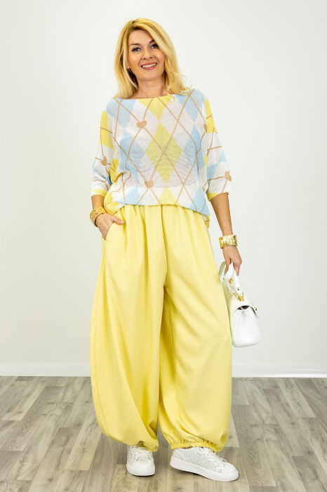 Pantaloni galbeni cu croiala bufanta de efect [1]