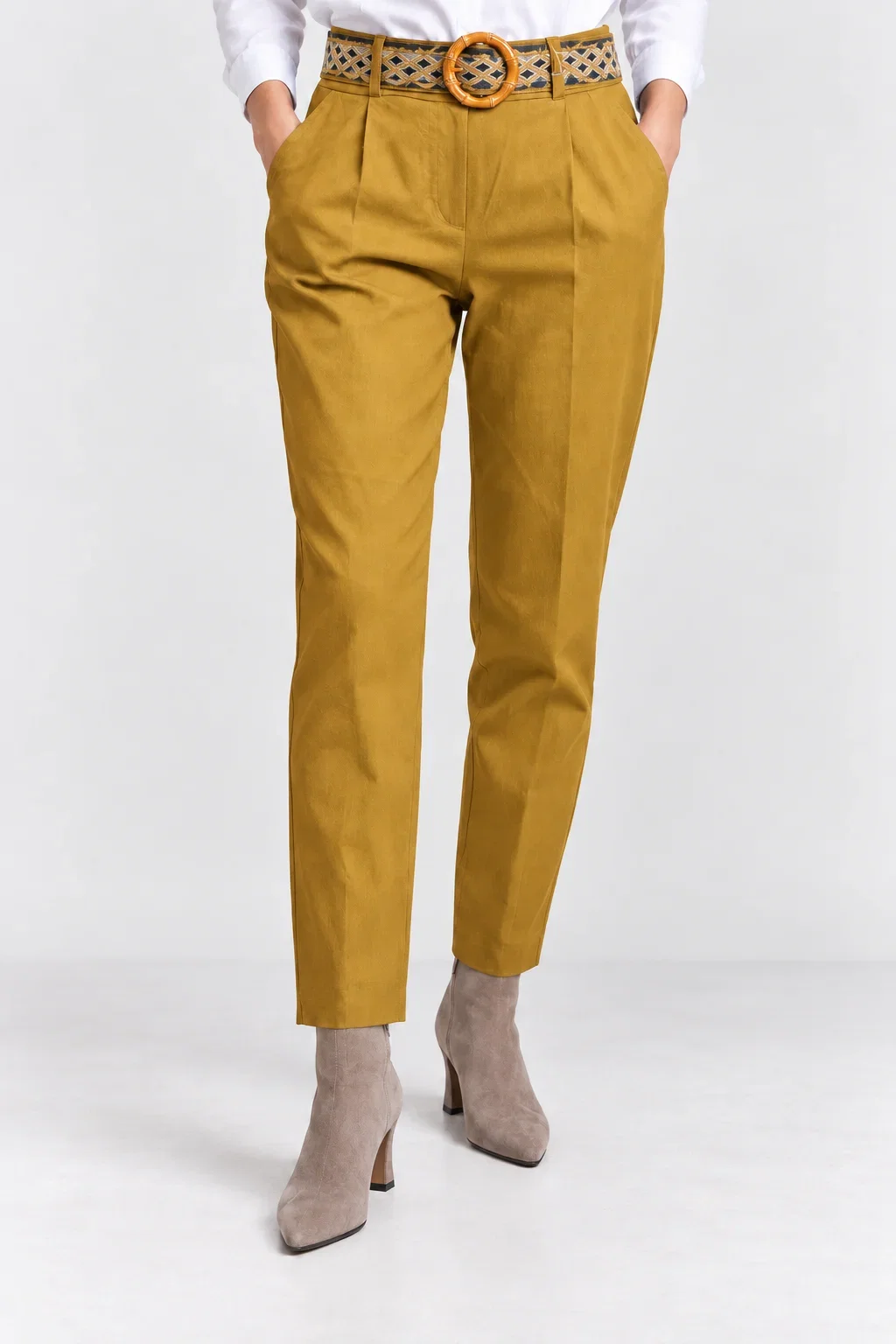 Pantaloni de toamna galben ocru cu pense croi relaxat, curea asortata inclusa