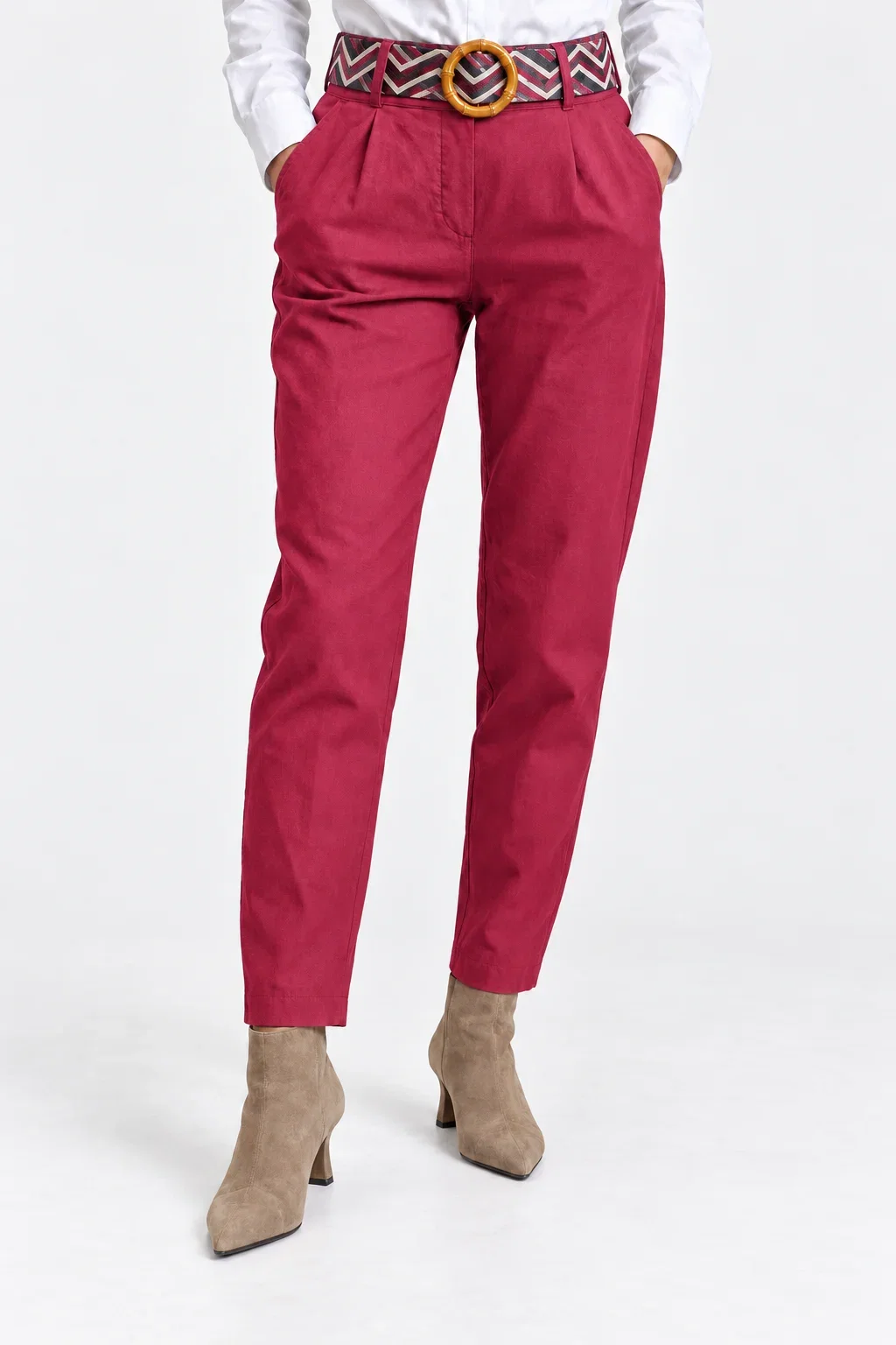 Pantaloni de toamna fucsia inchis lejeri cu pense croi relaxat, curea asortata inclusa — Colecție Damă, Pantaloni