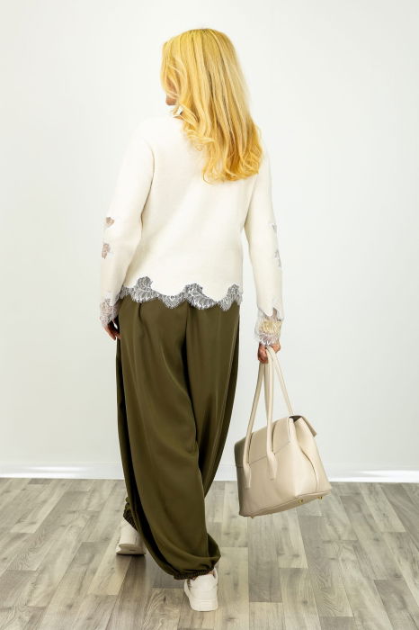 Pantaloni kaki cu croiala bufanta de efect [2]