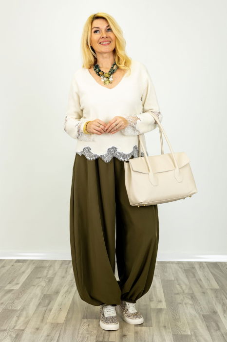 Pantaloni kaki cu croiala bufanta de efect [3]