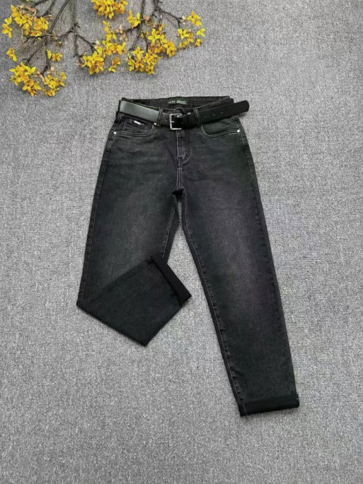 Pantaloni jeans negru CUDI, croiala gen mom fit, cu curea inclusa