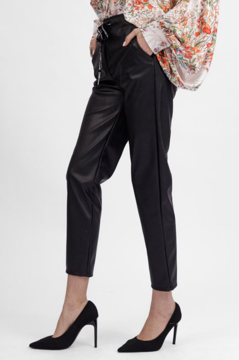 Pantaloni lungi negri din piele ecologica cu snur in talie [2]