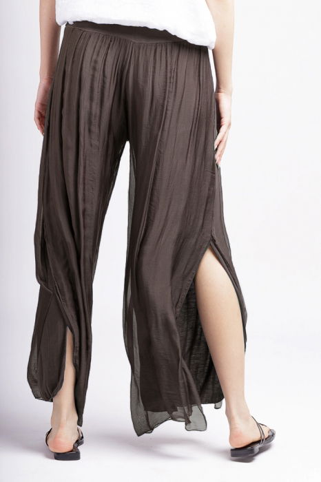 Pantaloni maro din matase si vascoza, cu crapaturi laterale [3]