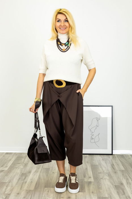 Pantaloni maro cu design urban petrecut cu nasture [1]