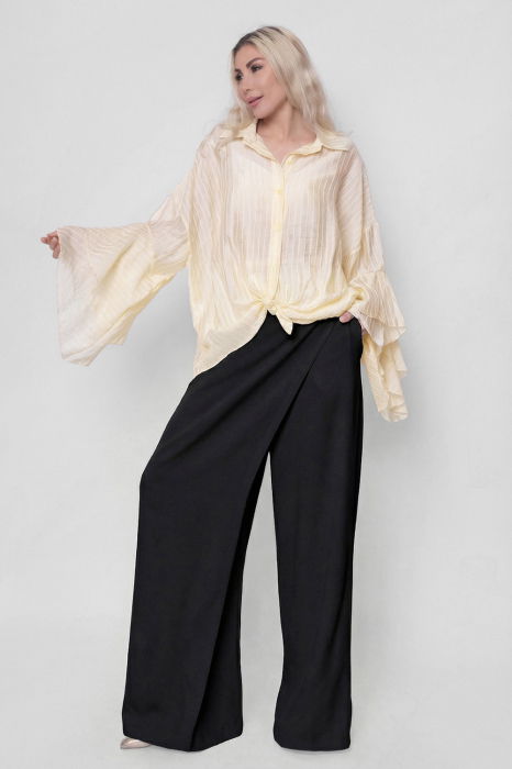 Pantaloni negri cu o parte petrecuta, design urban [2]