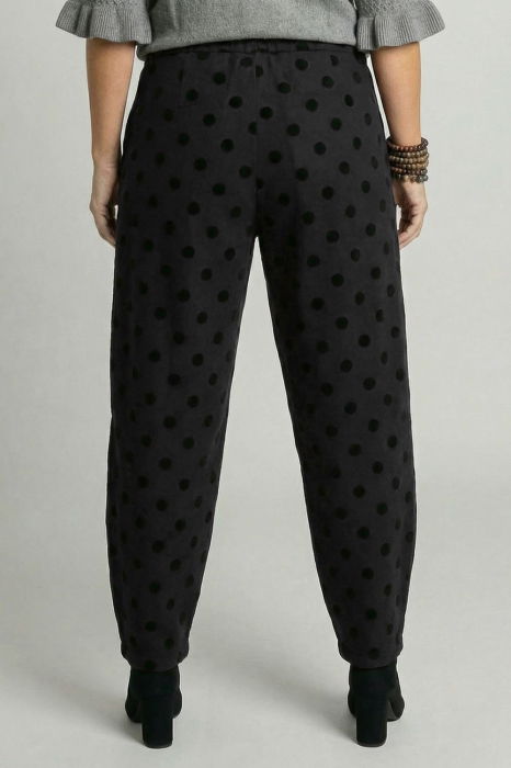 Pantaloni negri lejeri cu imprimeu buline subtil emosate – croi relaxat, talie confortabila [3]