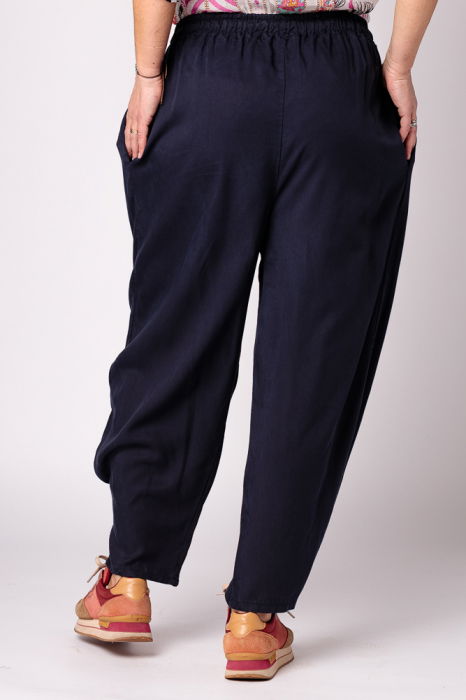 Pantaloni bleumarin, masura mare, din tencel, cu siret [4]
