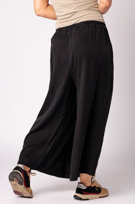 Pantaloni negri, petrecuti, masura mare, din tencel [3]