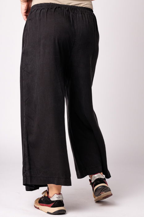 Pantaloni negri, petrecuti, masura mare, din tencel [4]