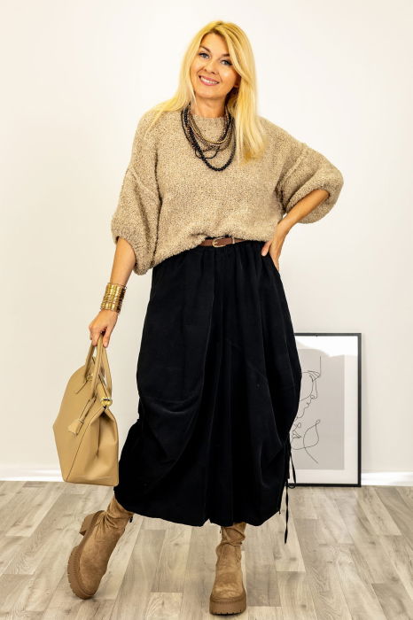 Pantaloni negri tip salvari cu design urban si șireturi laterale, din raiat subtire [2]