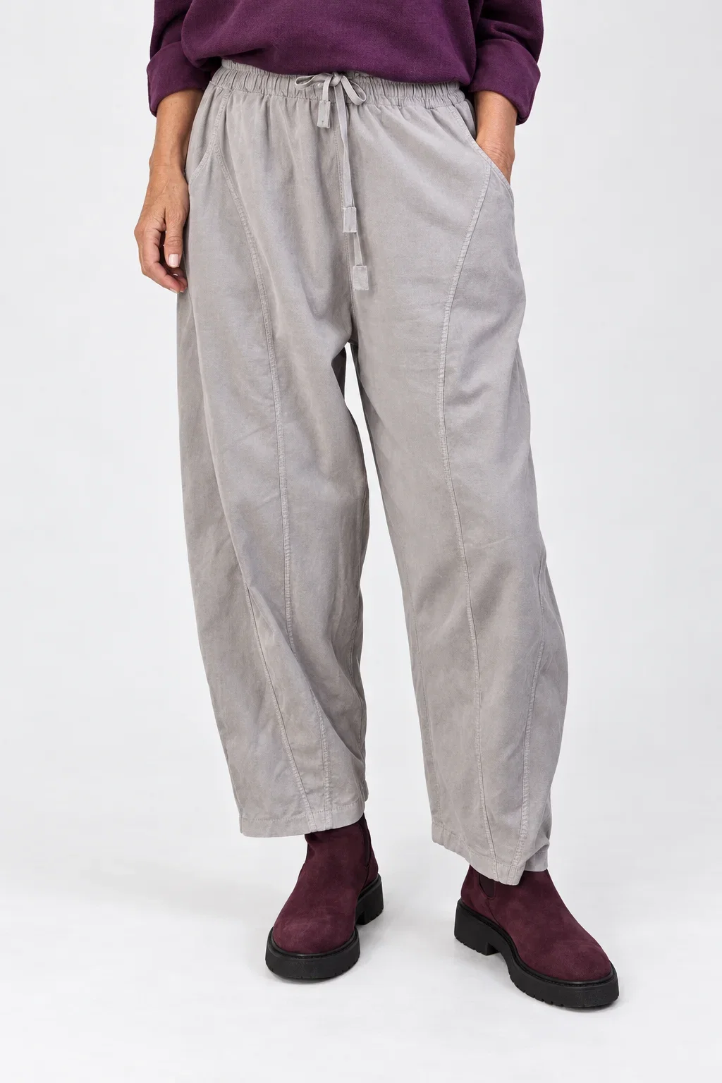 Pantaloni balon din catifea reiata fina de bumbac, cu cusaturi decorative, bej