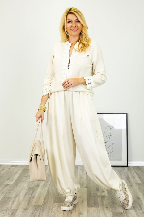 Pantaloni albi cu croiala bufanta de efect [2]