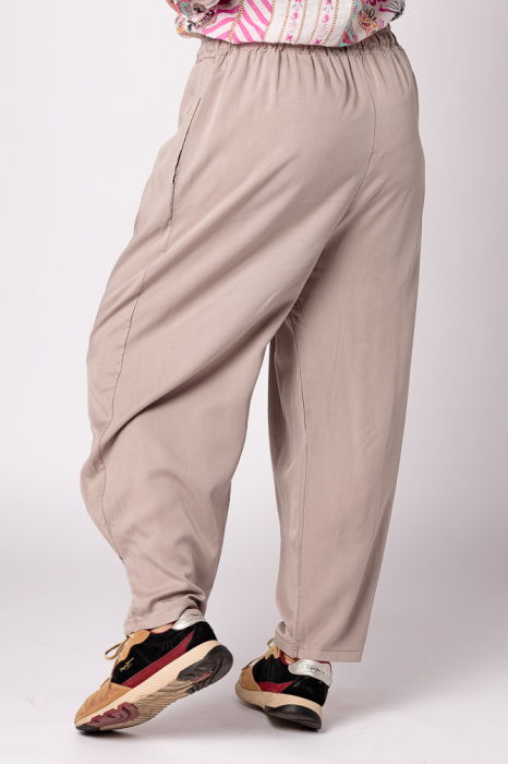 Pantaloni bej, masura mare, din tencel, cu siret [4]