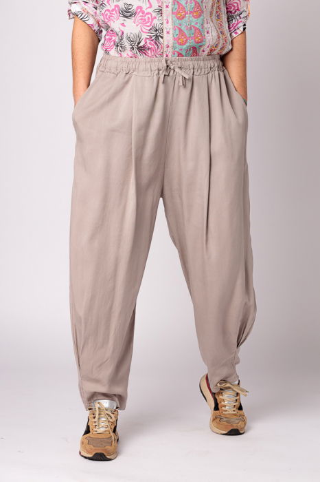 Pantaloni bej, masura mare, din tencel, cu siret [2]