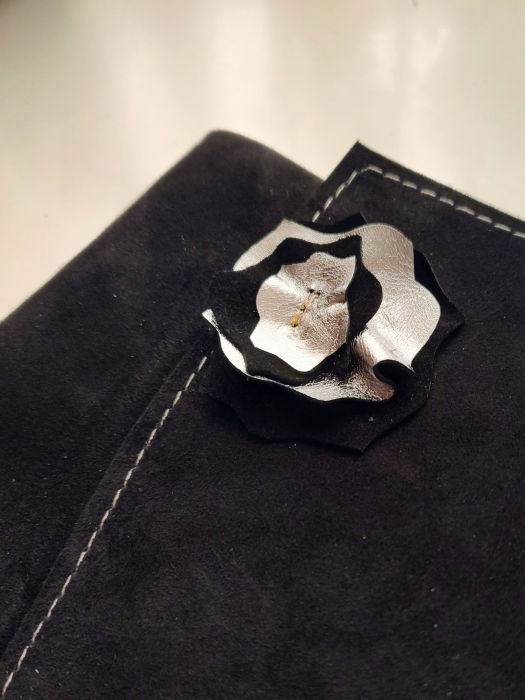 Plic negru din piele naturala întoarsă , cu trandafir tridimensional ,festiv [3]