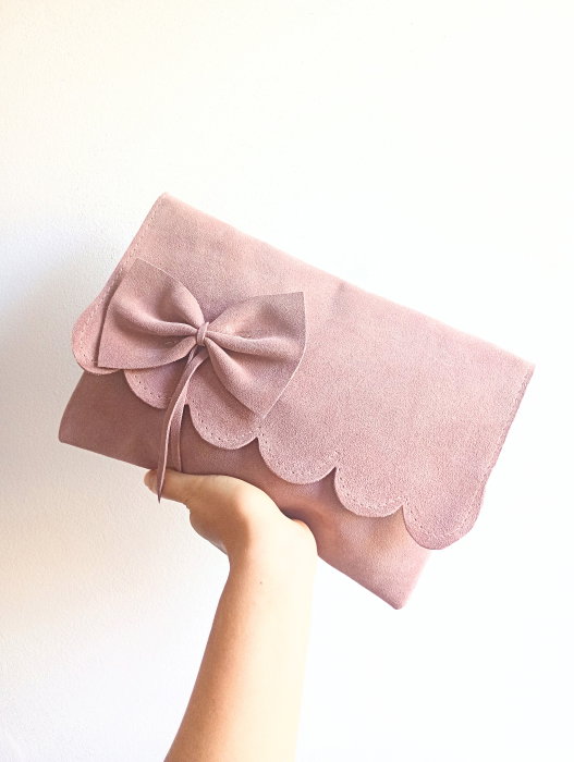 Plic handmade roz pudra, din piele naturala intoarsa, cu fundita