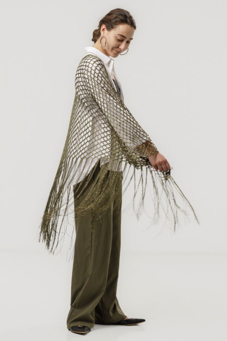 Poncho kaki din plasa cu fir auriu si franjuri lungi [11]