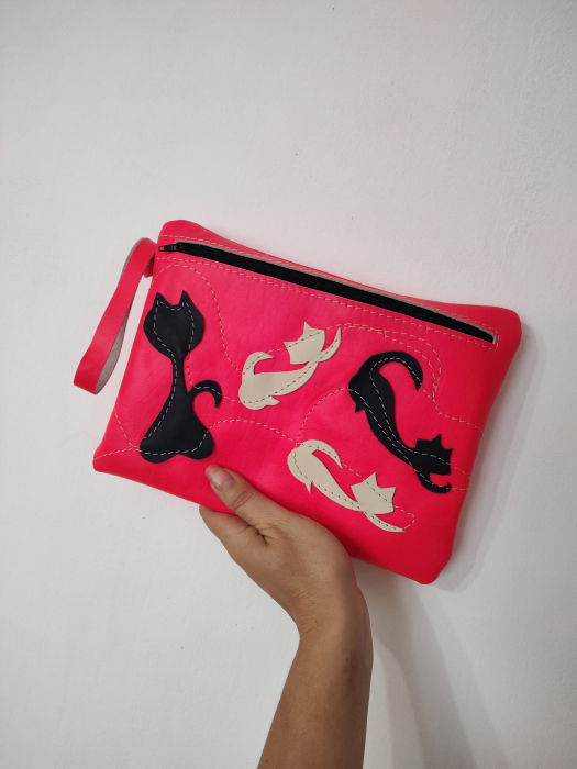 Portfard handmade , din piele naturala neon cu pisicuțe cusute [2]