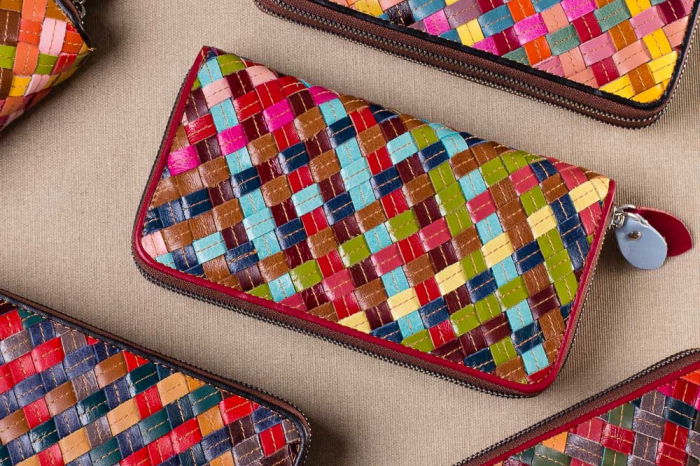 Portofel multicolor din piele naturala impletita, cu doua fermoare [1]