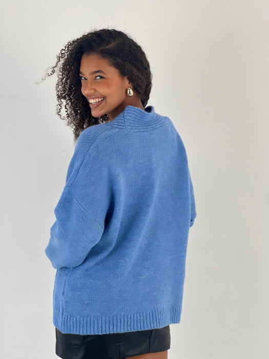 Pulover cu impletitura decorativa pe piept si decolteu in V, bleu [2]