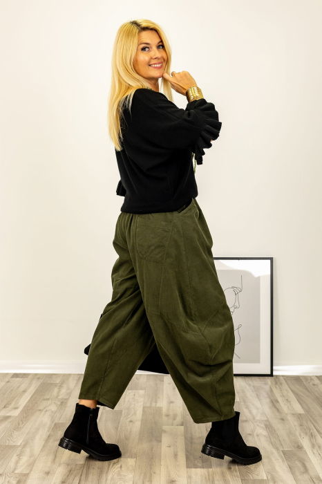 Pulover cu maneci scurte si volane la mansete din vascoza, negru [2]