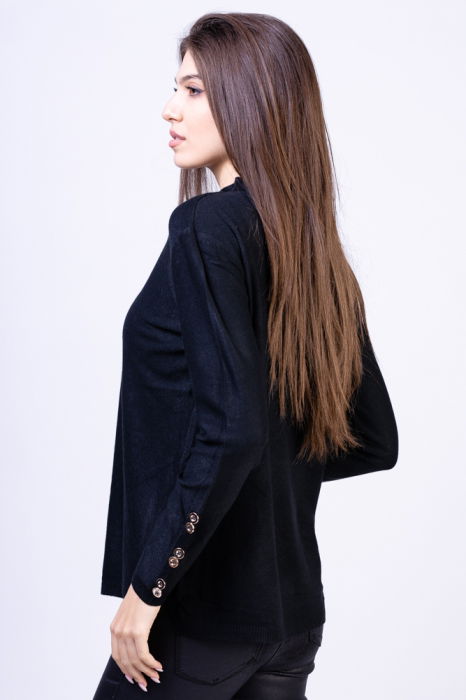 Pulover cu nasturei aurii pe decolteu si la maneci, negru [3]