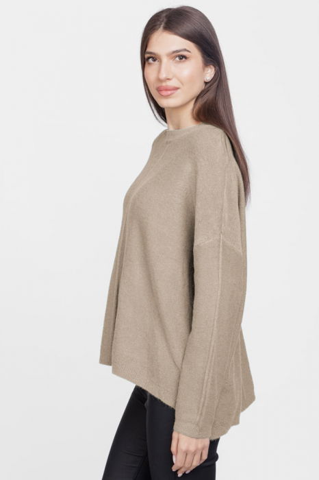 Pulover drept, la baza gatului, din vascoza si lana, bej [2]