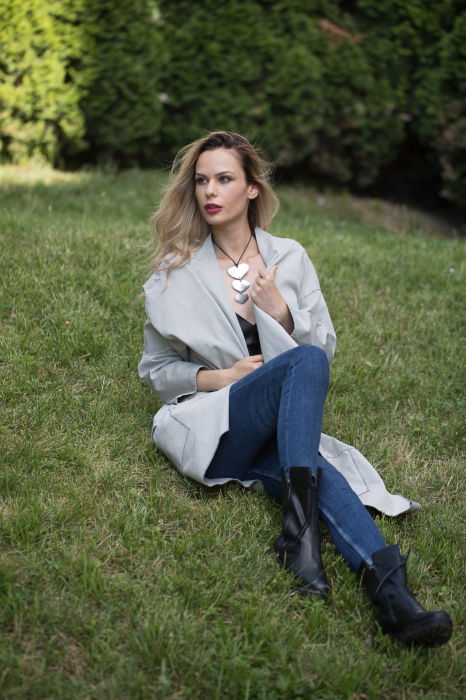 Jacheta gri asimetrica in colturi, cu stea pe spate [6]