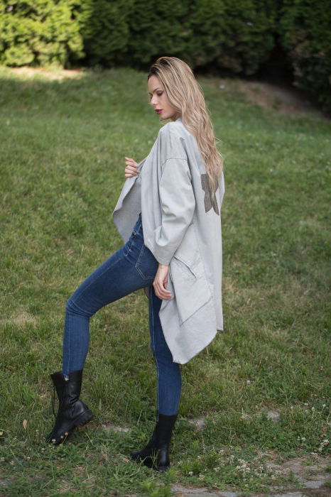 Jacheta gri asimetrica in colturi, cu stea pe spate [5]
