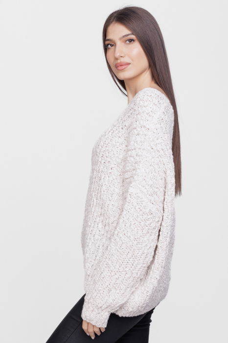 Pulover oversize, cu ochiuri mari si decolteu in V, ivoire