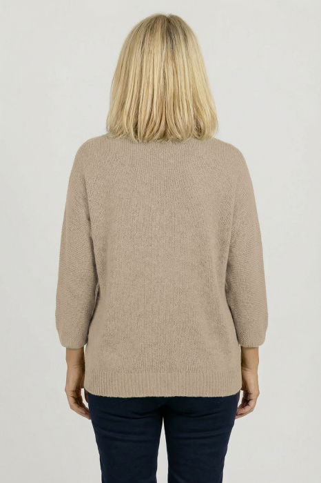 Pulover pufos bej cu decolteu in V si maneca fluture [3]