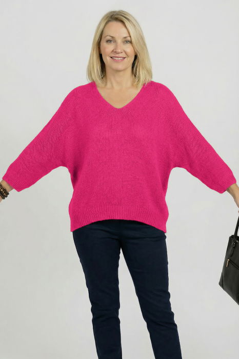 Pulover pufos fucsia cu decolteu in V si maneca fluture [2]