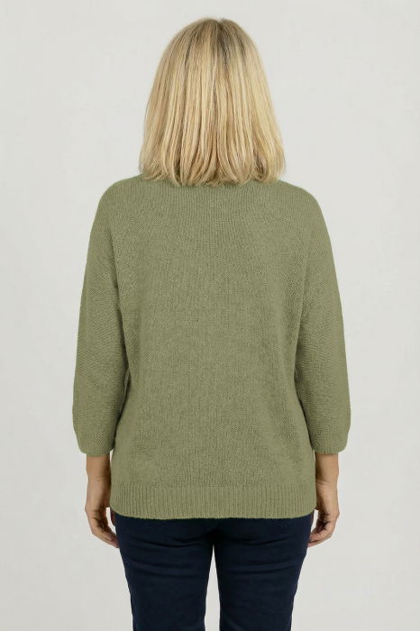 Pulover pufos verde prafuit cu decolteu in V si maneca fluture [3]