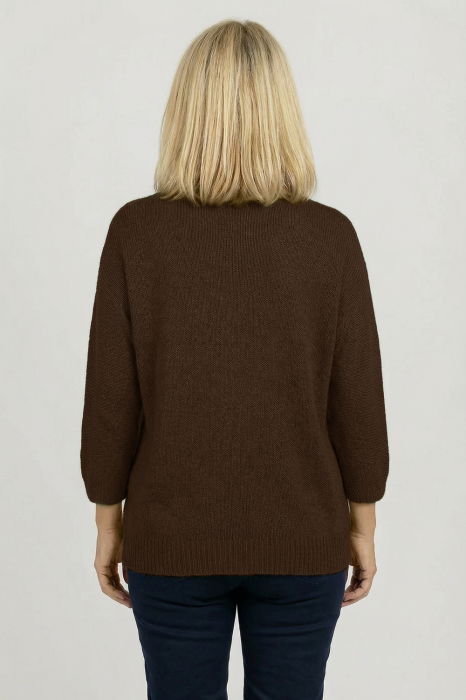 Pulover pufos maro cu decolteu in V si maneca fluture [3]