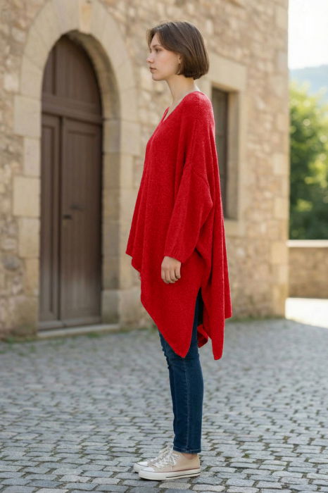 Pulover pufos rosu, oversize cu colt si decolteu in V [2]