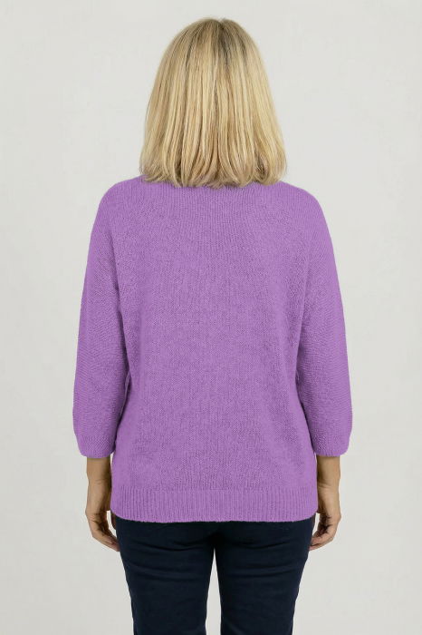 Pulover pufos mov deschis cu decolteu in V si maneca fluture [3]