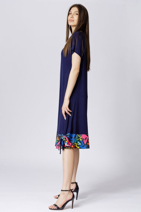 Rochie bleumarin din vascoza cu volan imprimeu geometric si sireturi laterale [3]