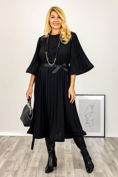 Rochie A-line neagra, plisata cu maneca clopot si cordon [1]