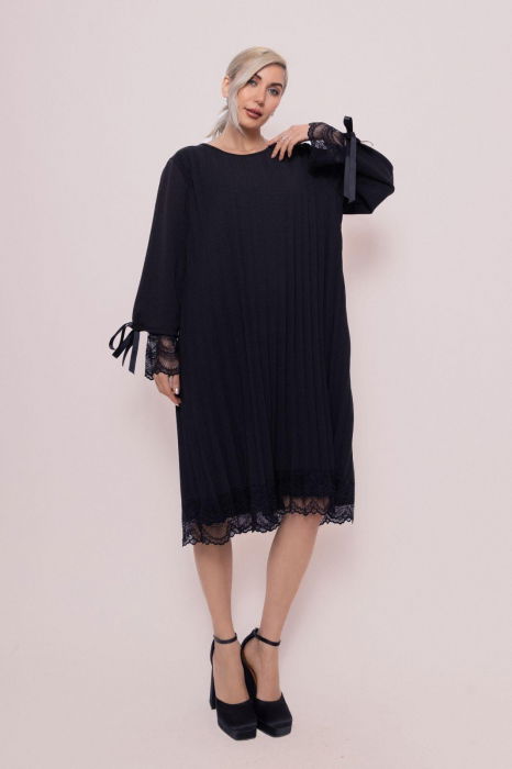 Rochie neagra plisata midi cu maneca dublata cu tull si dantela [1]