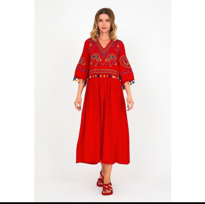 Rochie rosie cu broderie si ciucurasi, din vascoza [2]