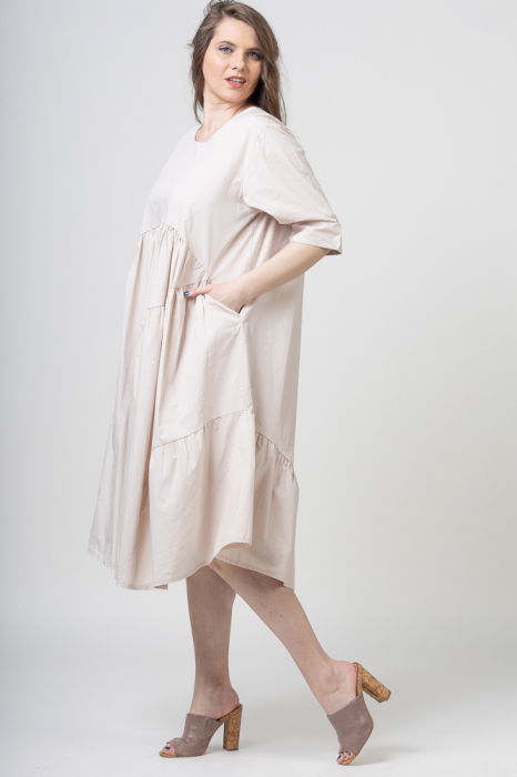 Rochie bej oversize, cu trei volane asimetrice, din poplin satinat [4]