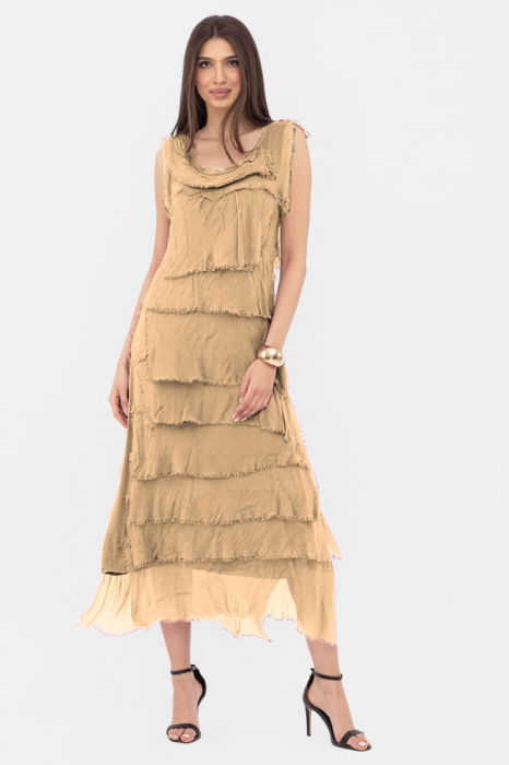 Rochie  camel din matase si vascoza cu  volane franjurate suprapuse, fara maneci