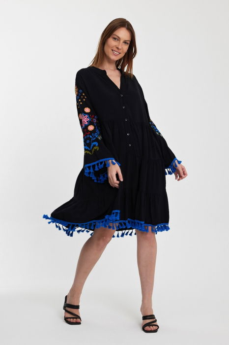 Rochie brodata scurta neagra, cu franjuri albastri [2]
