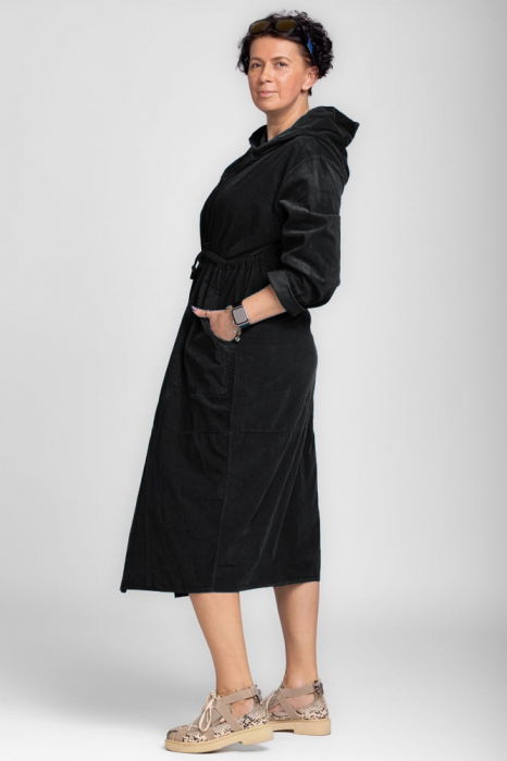 Rochie camasa din catifea reiata cu gluga si siret in talie, neagra [2]