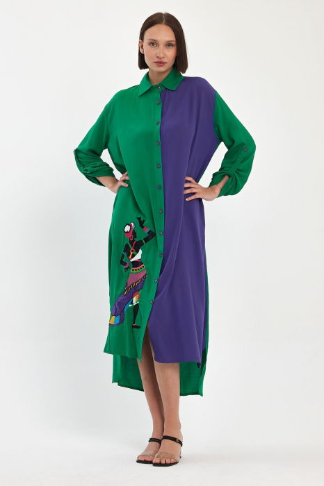 Rochie camasa oversize verde-mov cu broderie silueta fata africana, din vascoza [5]