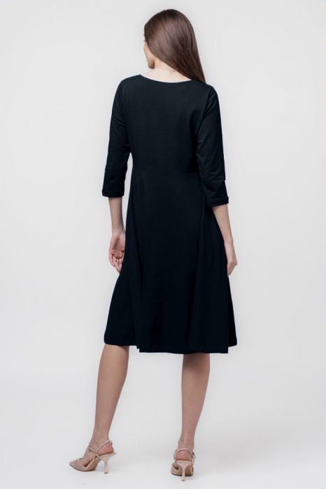 Rochie clos, taiata in talie, cu buzunare ascunse, din bumbac bleumarin cu floare stilizata [3]