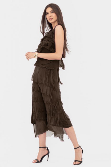 Rochie maro inchis din matase si vascoza cu  volane franjurate suprapuse, fara maneci [2]