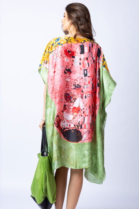 Rochie de plaja tip poncho din matase cu stilizare "Sarutul" pe fond verde [3]
